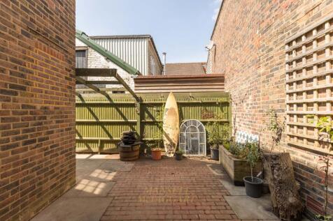 Private Courtyard