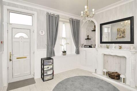FRONT SITTING ROOM