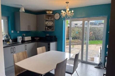KITCHEN DINING ROOM
