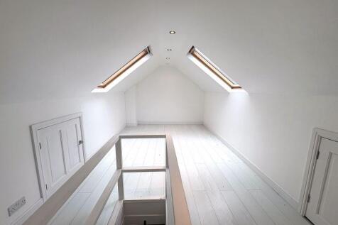 LOFT ROOM
