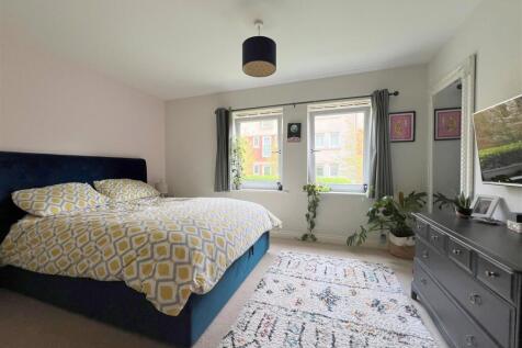 Bedroom-001.jpg