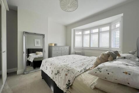 Bed 2-001.jpg
