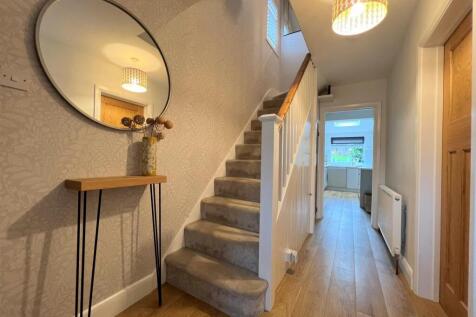 Hallway-001.jpg