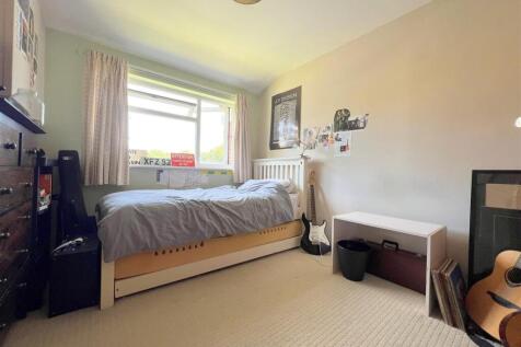 Bed 2-001.jpg