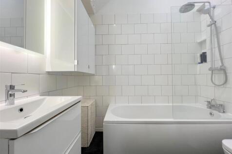 Bathroom-001.jpg
