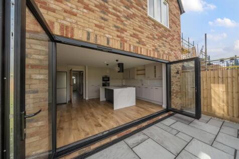 Kitchen/ Bifolds