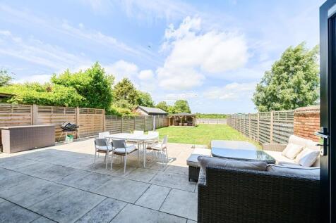 Rear Patio / Garden