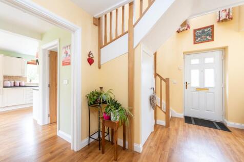 Entrance Hall/Kitche
