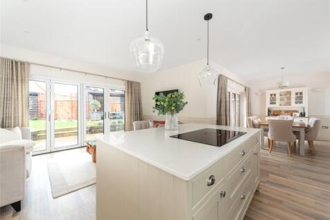 Kitchen/Family/Dinin