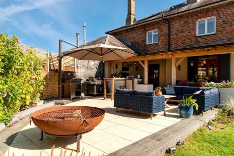 Side Patio Area