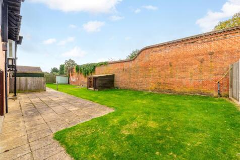 2 and 3 Rear Gardens