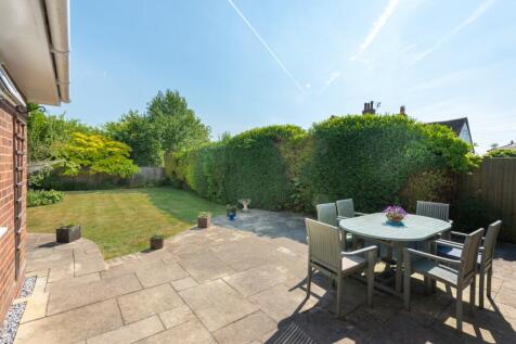 Rear Patio / Garden