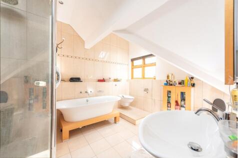 En Suite Bathroom