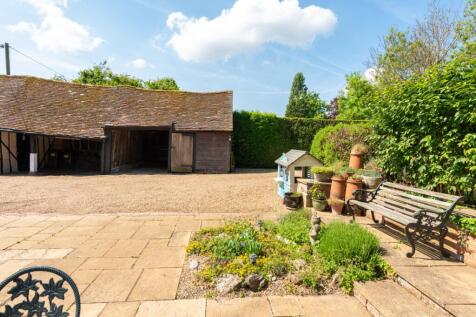Barn/Carports