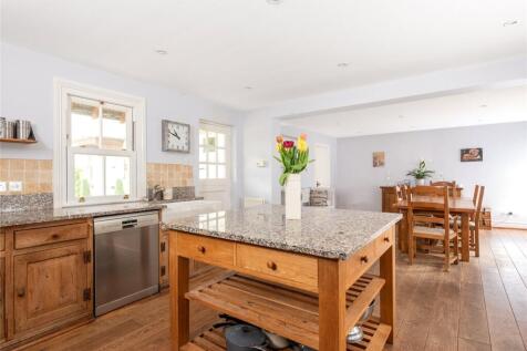 Kitchen/Dining