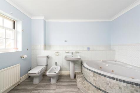 Bed 1 En Suite