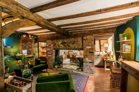Snug/Dining Room