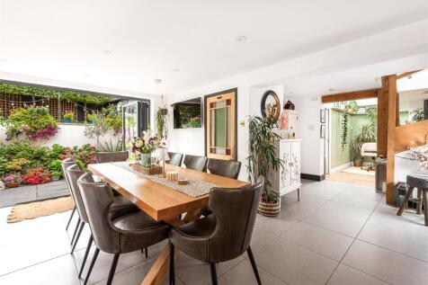 Kitchen/Breakfast