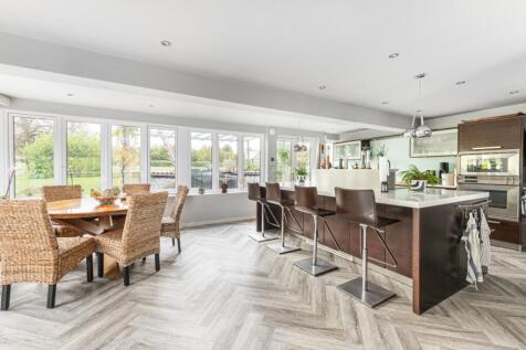 Kitchen/Breakfast Rm