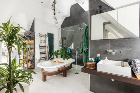 Bedroom One En Suite