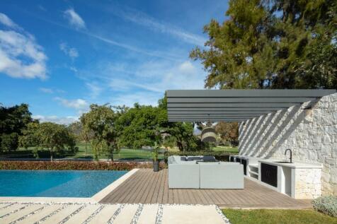 Outdoor kitchen