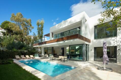 POOL AND GARDEN