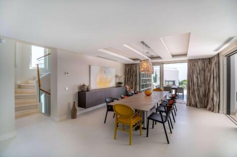 DINNING ROOM