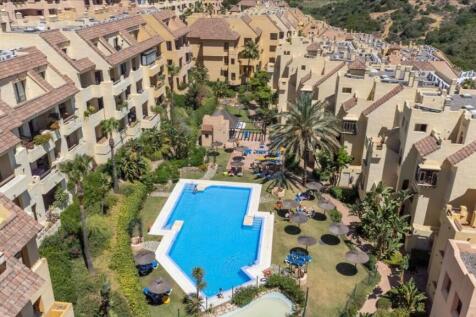 GARDEN AND POOL