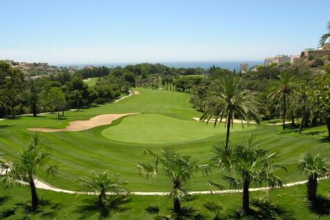 GOLF COURSE