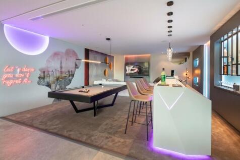 ENTARTAIMENT ROOM