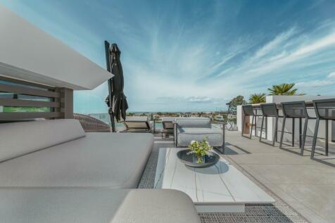 ROOF TERRACE