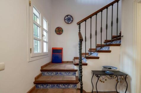 INTERIOR STAIRS