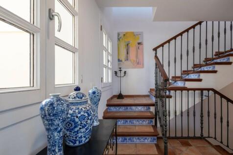 INTERIOR STAIRS