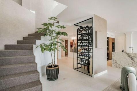 INTERIOR STAIRS