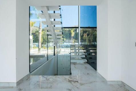 INTERIOR STAIRS