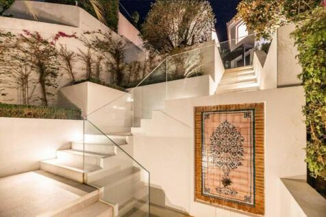 INTERIOR STAIRS