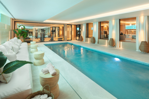 INTERIOR POOL