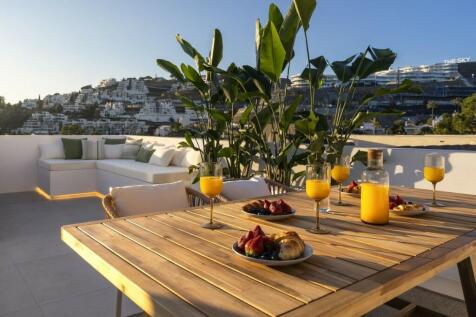 ROOF TERRACE