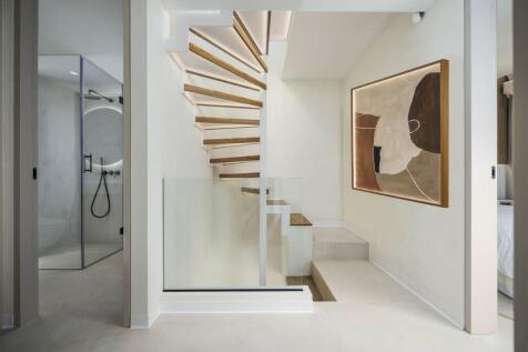 INTERIOR STAIRS