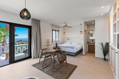  GUEST HOUSE