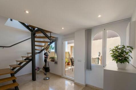 INTERIOR STAIRS