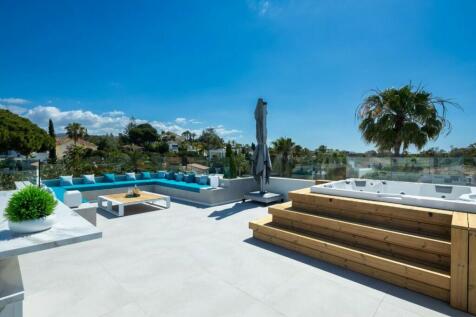 ROOF TERRACE
