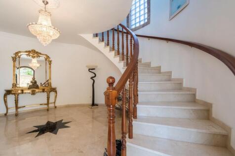 INTERIOR STAIRS