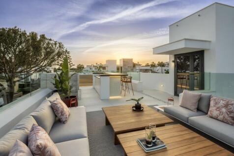 ROOF TERRACE
