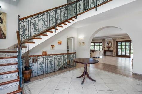 INTERIOR STAIRS