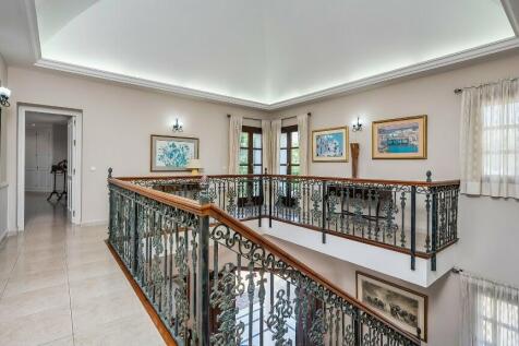 INTERIOR STAIRS