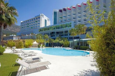  HOTEL POOL