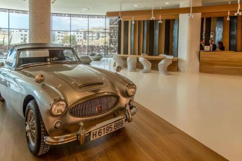 HOTEL RECEPTION 