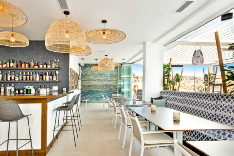 Bar and restaurant