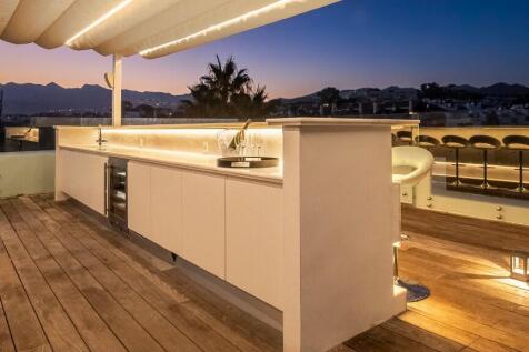 ROOF TERRACE